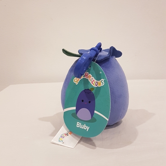 Bluby Clip Blueberry Squishmallow - Picture 3 of 4